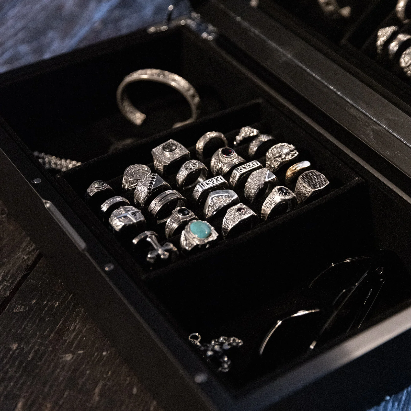Reliquary x Black - Image 10